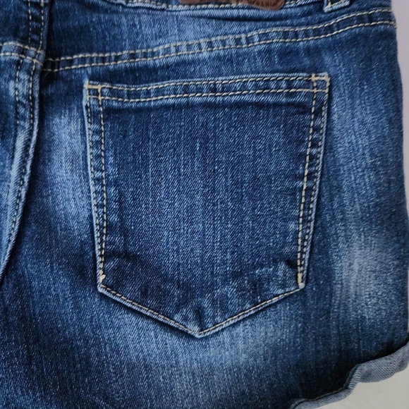 PARIS BLUES Blue Denim Jean Shorts Faded Midwash Blue Jeans Cuffed Hem Size 3 - Picture 13 of 17